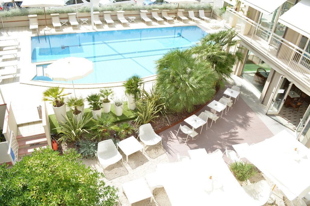 מילאנו מריטימה Hotel Trionfal מראה חיצוני תמונה