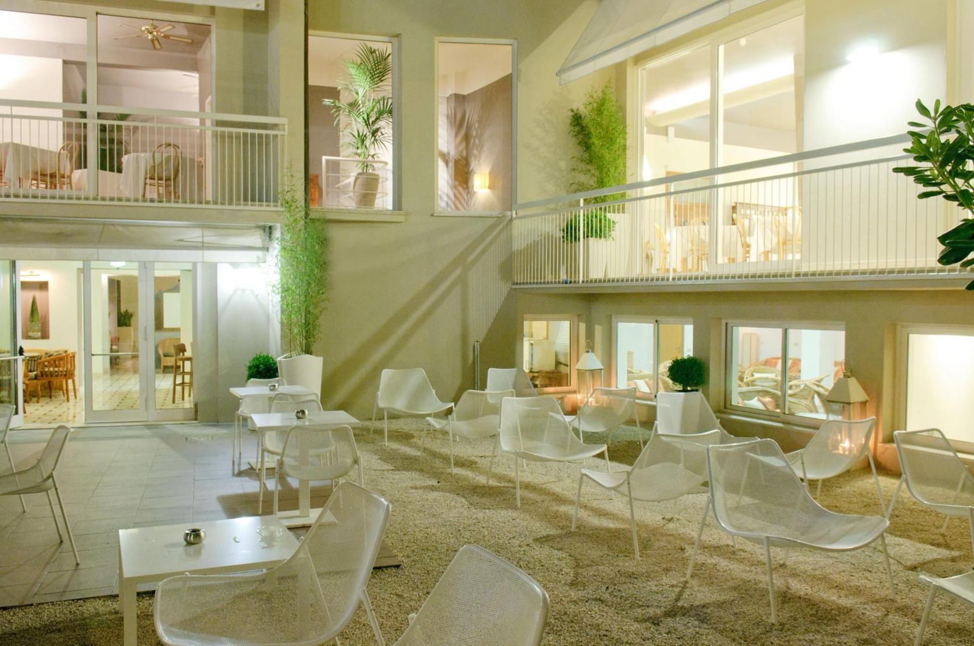 מילאנו מריטימה Hotel Trionfal מראה חיצוני תמונה