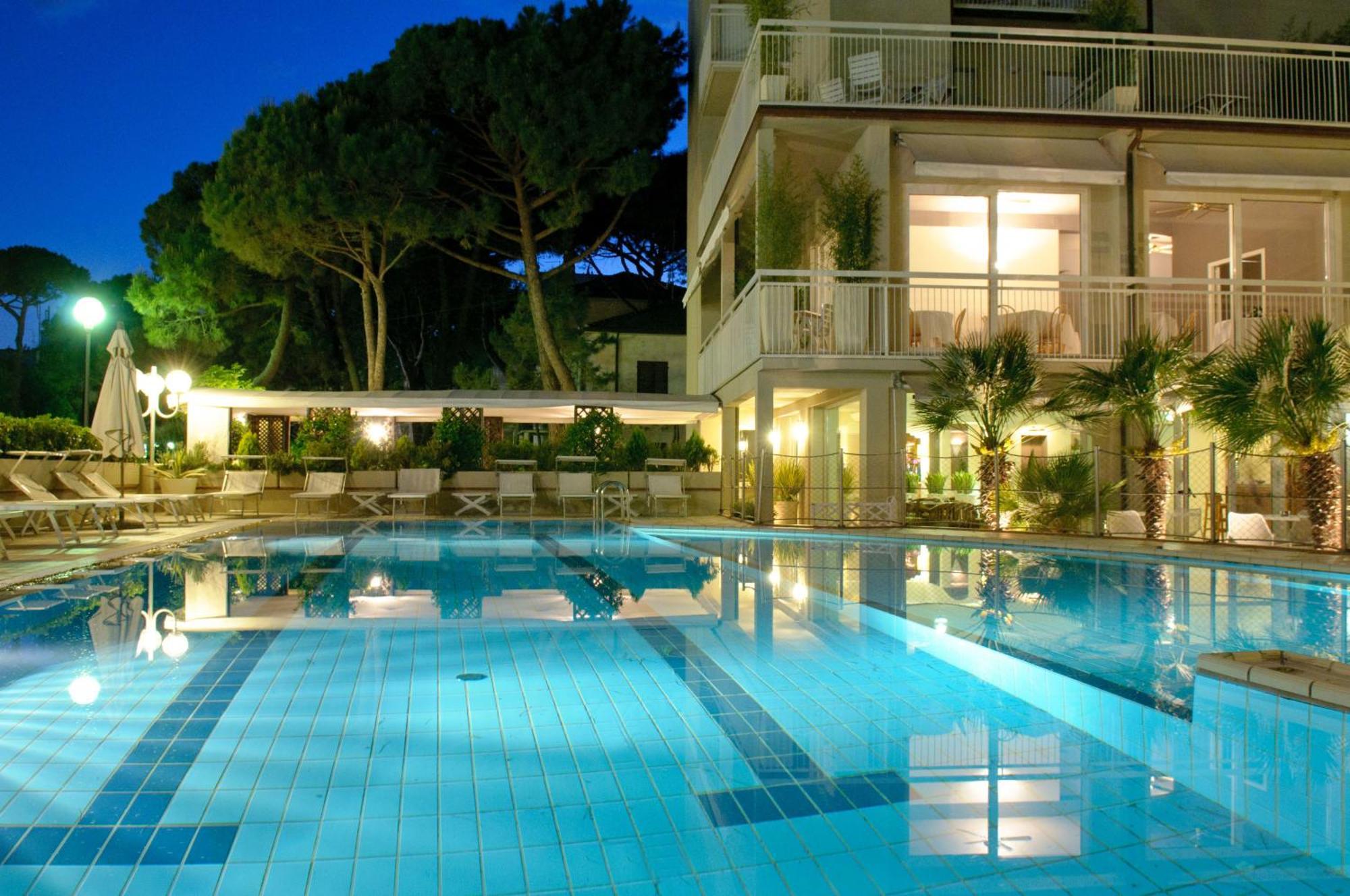 מילאנו מריטימה Hotel Trionfal מראה חיצוני תמונה