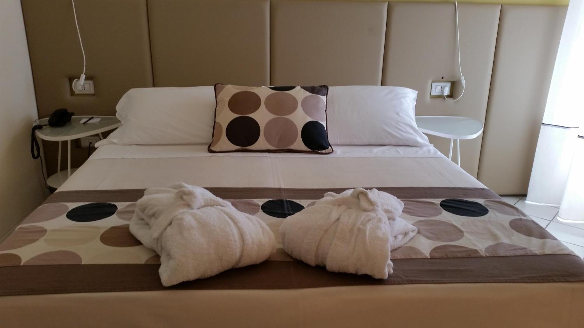 מילאנו מריטימה Hotel Trionfal מראה חיצוני תמונה