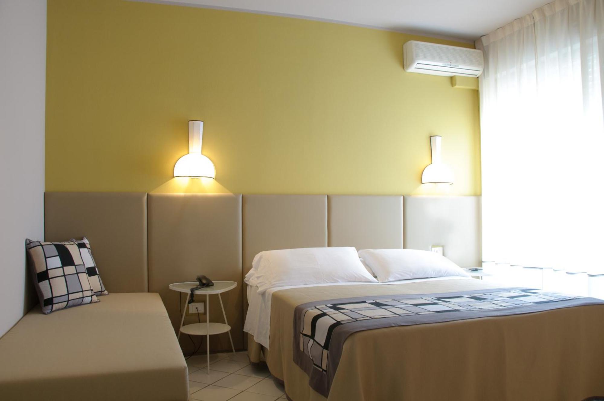 מילאנו מריטימה Hotel Trionfal מראה חיצוני תמונה