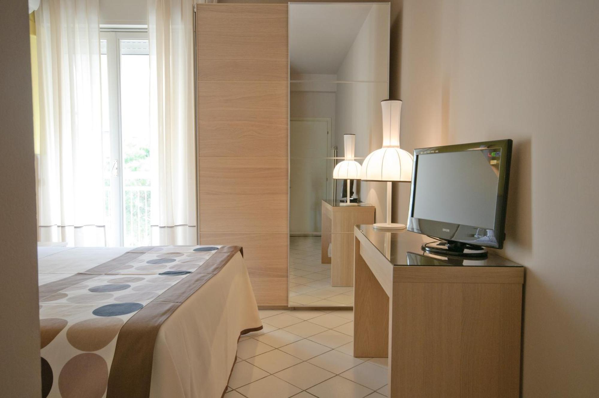 מילאנו מריטימה Hotel Trionfal מראה חיצוני תמונה