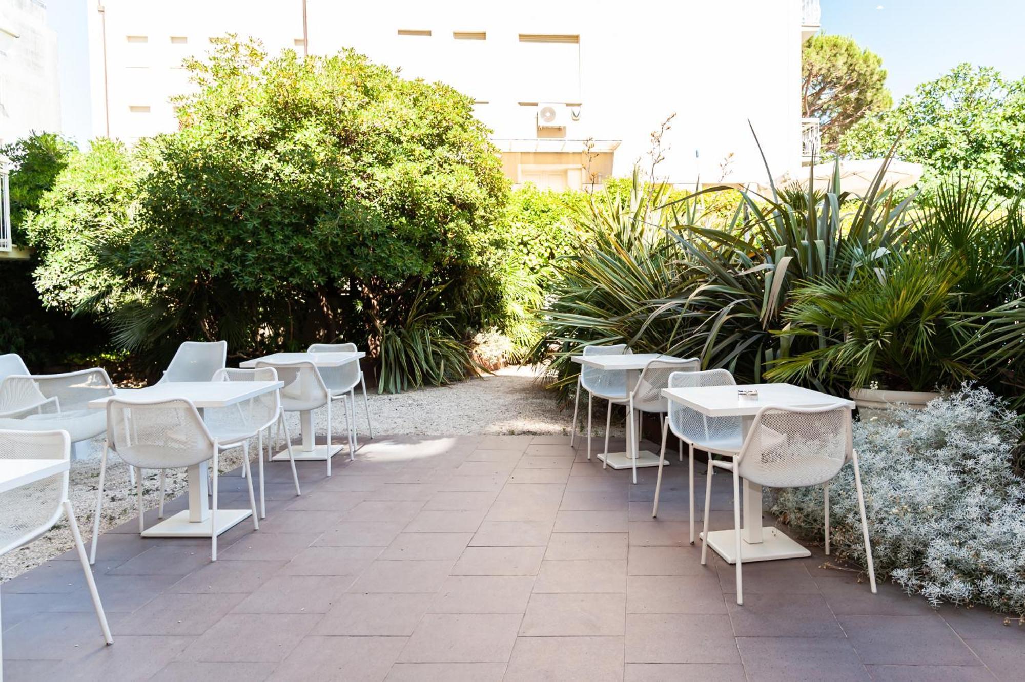 מילאנו מריטימה Hotel Trionfal מראה חיצוני תמונה