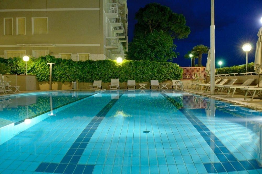 מילאנו מריטימה Hotel Trionfal מראה חיצוני תמונה